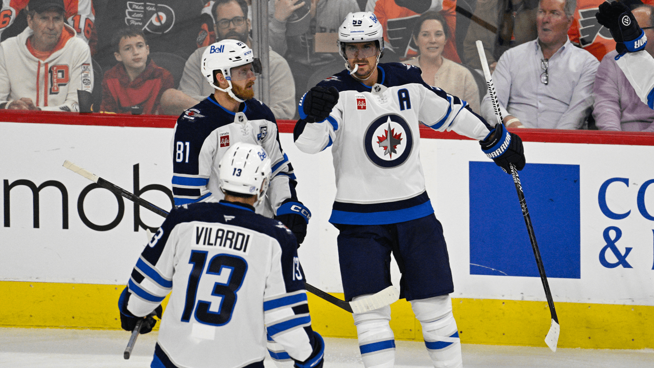 Scheifele scores 2 more, lifts Jets past Flyers