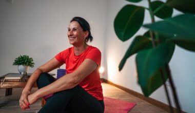 A Pilates instructor says dynamic stretching can help with your joint pain—here’s what to do