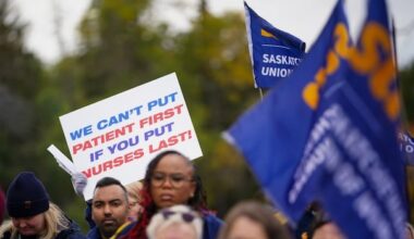 Saskatchewan nurses union hits back at province on overcrowding in hospital hallways