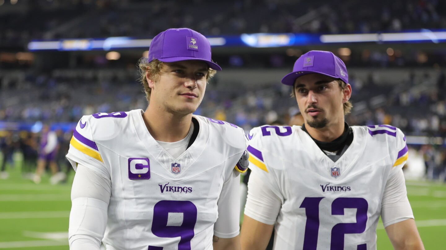 Vikings need another quarterback, quickly