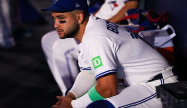 Jays leave Bichette, Scherzer, Bassitt, Berríos off ALDS roster