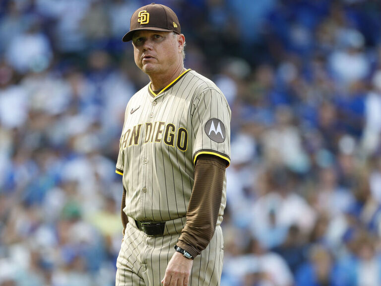 Mike Shildt retires after 2 seasons managing Padres