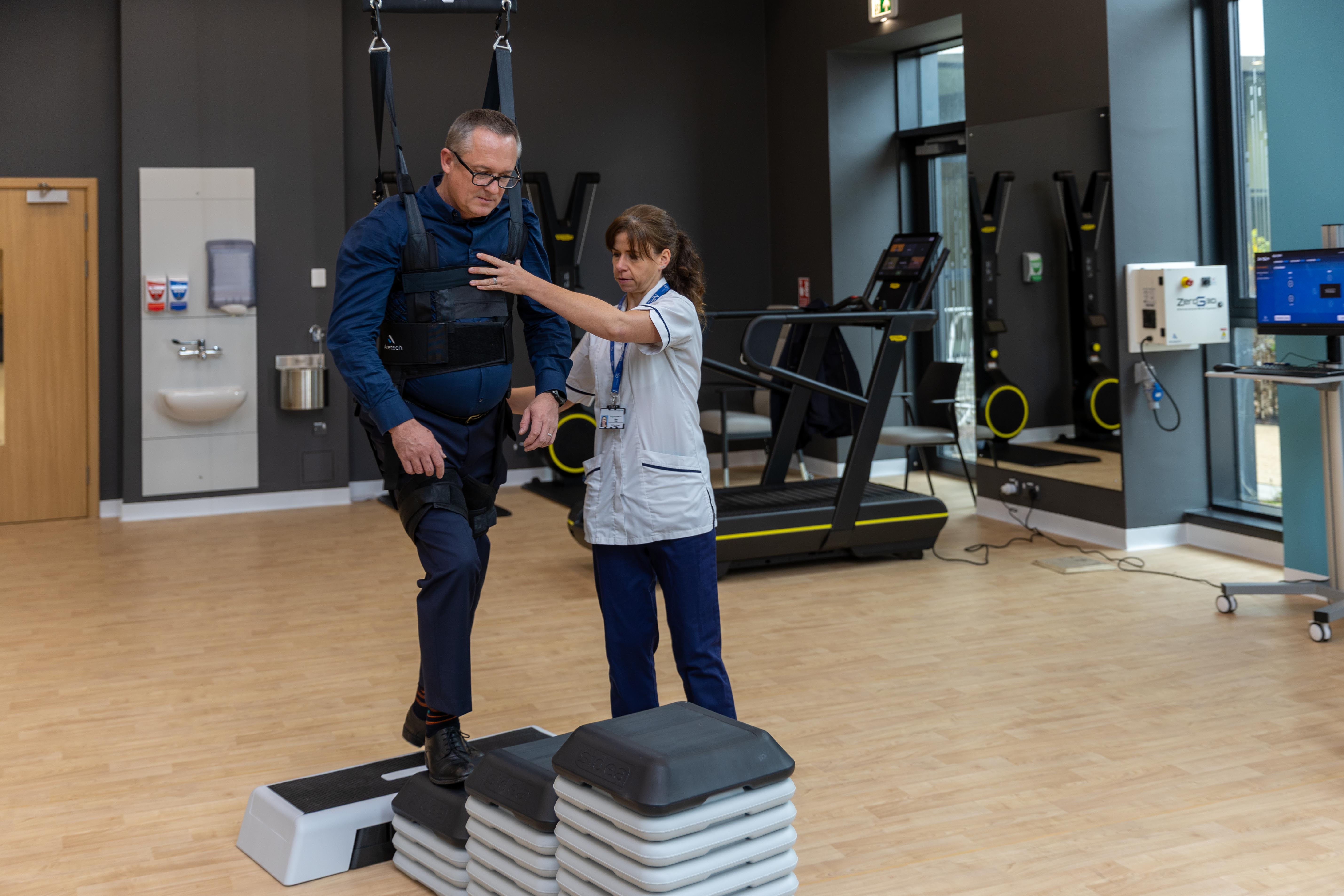 Innovation Lead Ali Wildt demonstrates the 3D Lift on Alex Jones, Director of Ectron National Rehabilitation Centre.