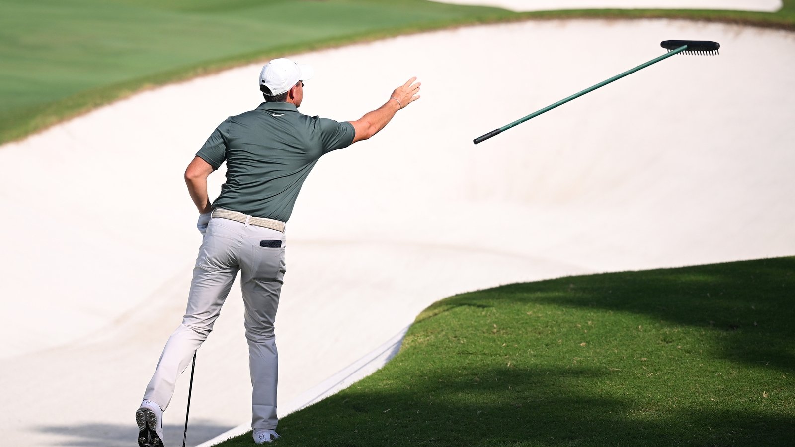 McIlroy tightens grip on Race to Dubai crown with 66