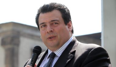 WBC President Gives Surprising Mayweather vs Pacquiao Rematch Verdict