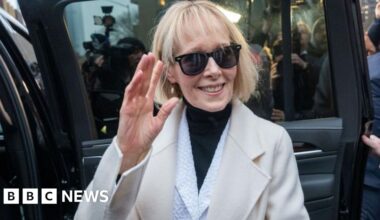 Trump asks Supreme Court to overturn E Jean Carroll verdict