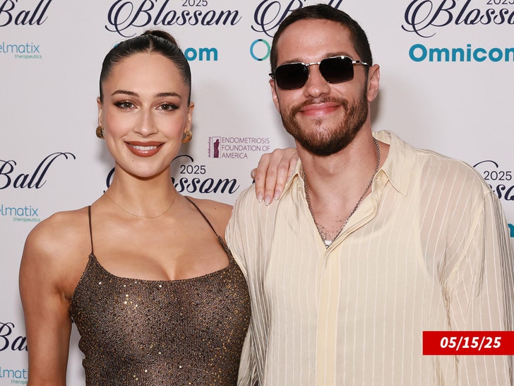 pete davidson elsie hewitt getty 3