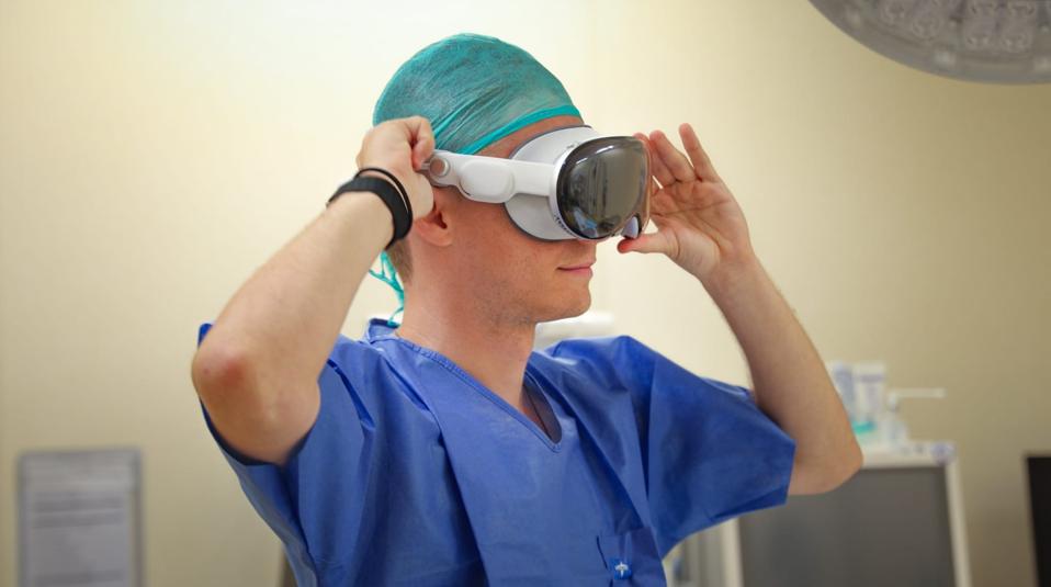 Moises Ramos_CLARO Surgical co-founder with headset 2