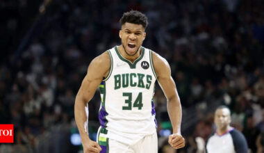 Is Giannis Antetokounmpo playing tonight vs the Dallas Maverikcs? Latest update on the Milwaukee Bucks star's injury report (November 10, 2025) | NBA News
