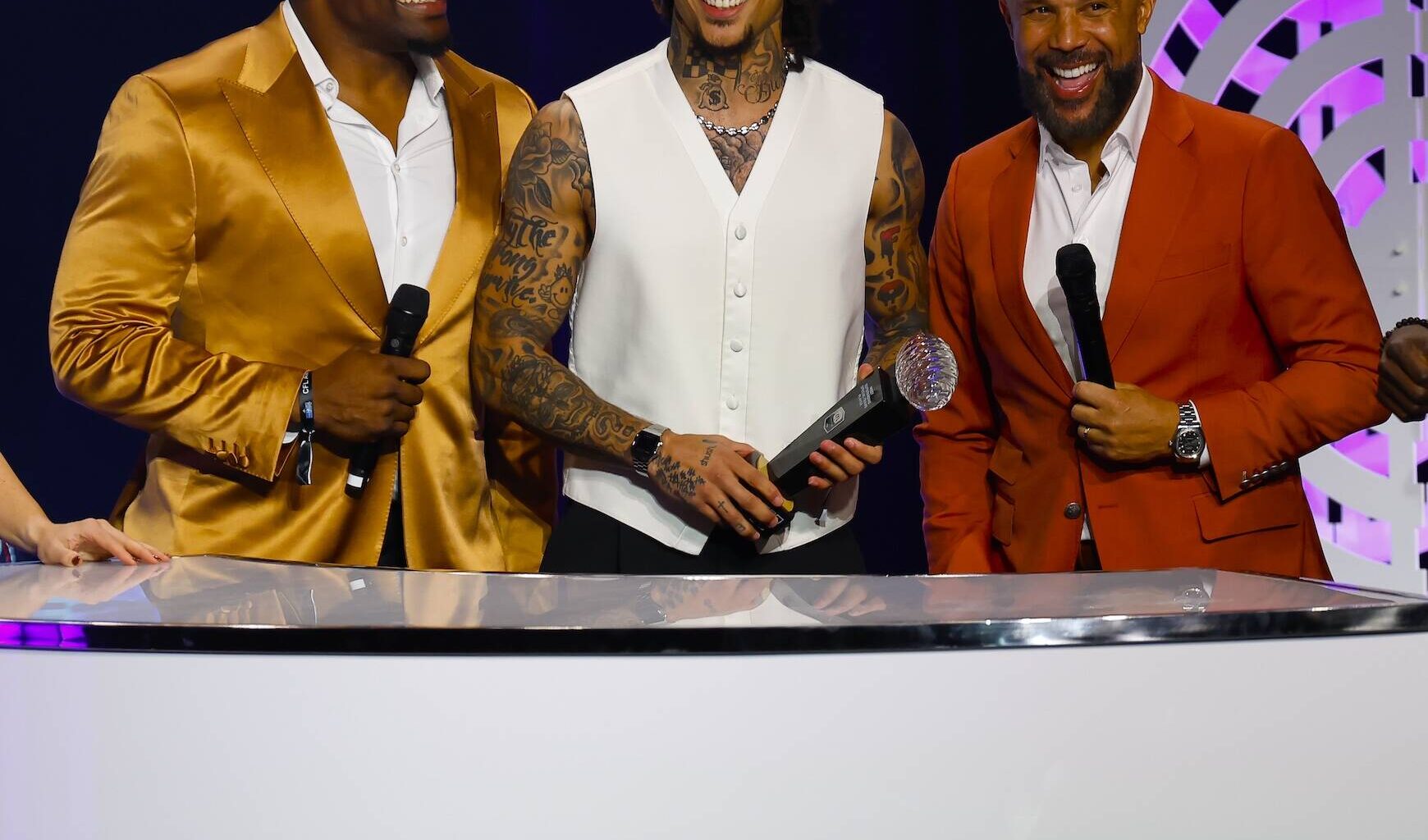 Vaval doubles up at CFL awards – Winnipeg Free Press