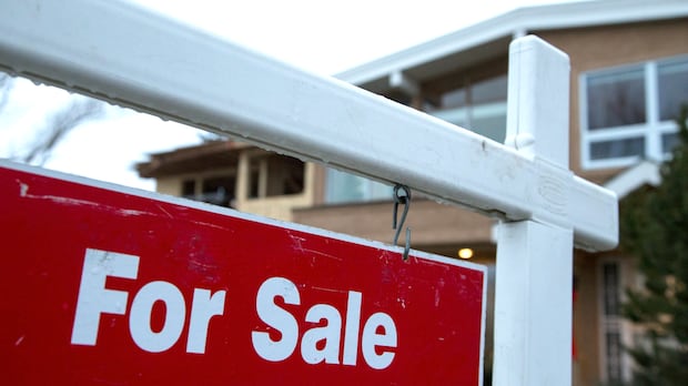 Annual home sales fall in October as CREA expects lower rates to boost market in 2026
