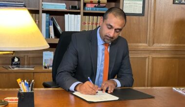 Provinces sign agreement to drop interprovincial trade barriers on goods except food, alcohol