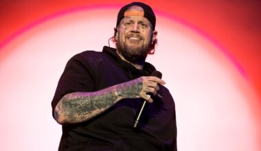 Jelly Roll shaves off decade-long beard after major weight loss journey