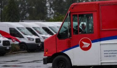 Canada Post reports $541M loss in third quarter