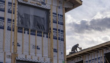 CMHC reports annual pace of housing starts dropped 17 per cent