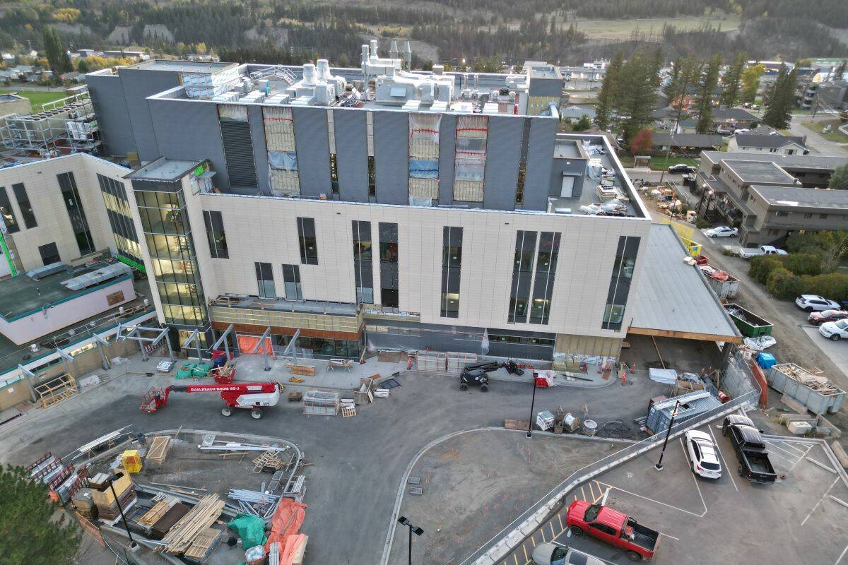 As construction on the exterior of the new Cariboo Memorial Hospital tower nears completion, crews are now working to complete the inside. Phase one of the project is expected to open to the public in early 2027. (EngageIH photo)
