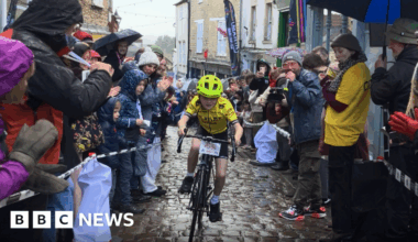 Cyclists take on Cobble Wobble hill climb in Frome