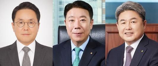 From left are Lee Mun-hwa, CEO of Samsung Fire & Marine Insurance, Lee Sugh-hyun, CEO of Hyundai Marine & Fire Insurance, and Jeong Jong-pyo, CEO of DB Insurance.  Yonhap
