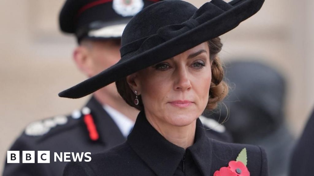 Catherine and Queen lay Armistice Day wreaths as nation pays tribute