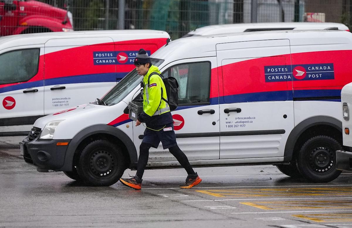 Canada Post expects to lose 30K employees to retirement, voluntary departures by 2035