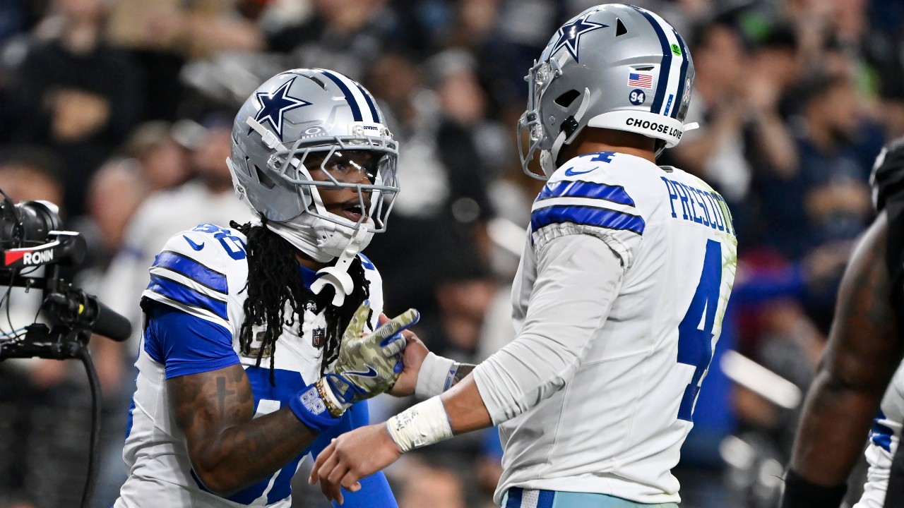 Prescott throws four touchdowns as Cowboys crush Raiders
