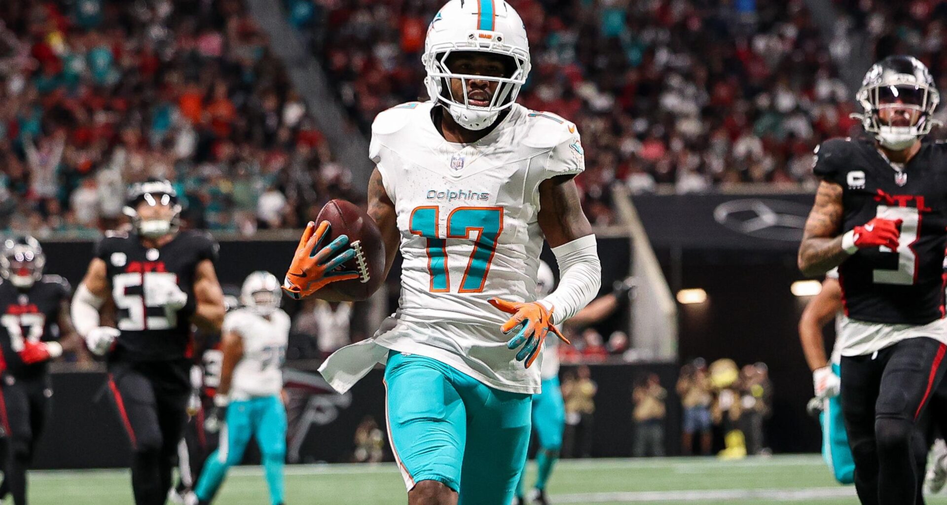 Jaylen Waddle Trade Reportedly Could Be Considered By Dolphins amid NFL Rumors