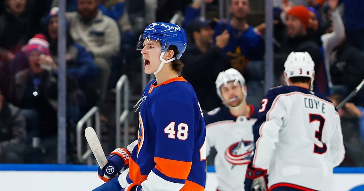Matthew Schaefer stars as the Islanders score two late goals to edge Blue Jackets