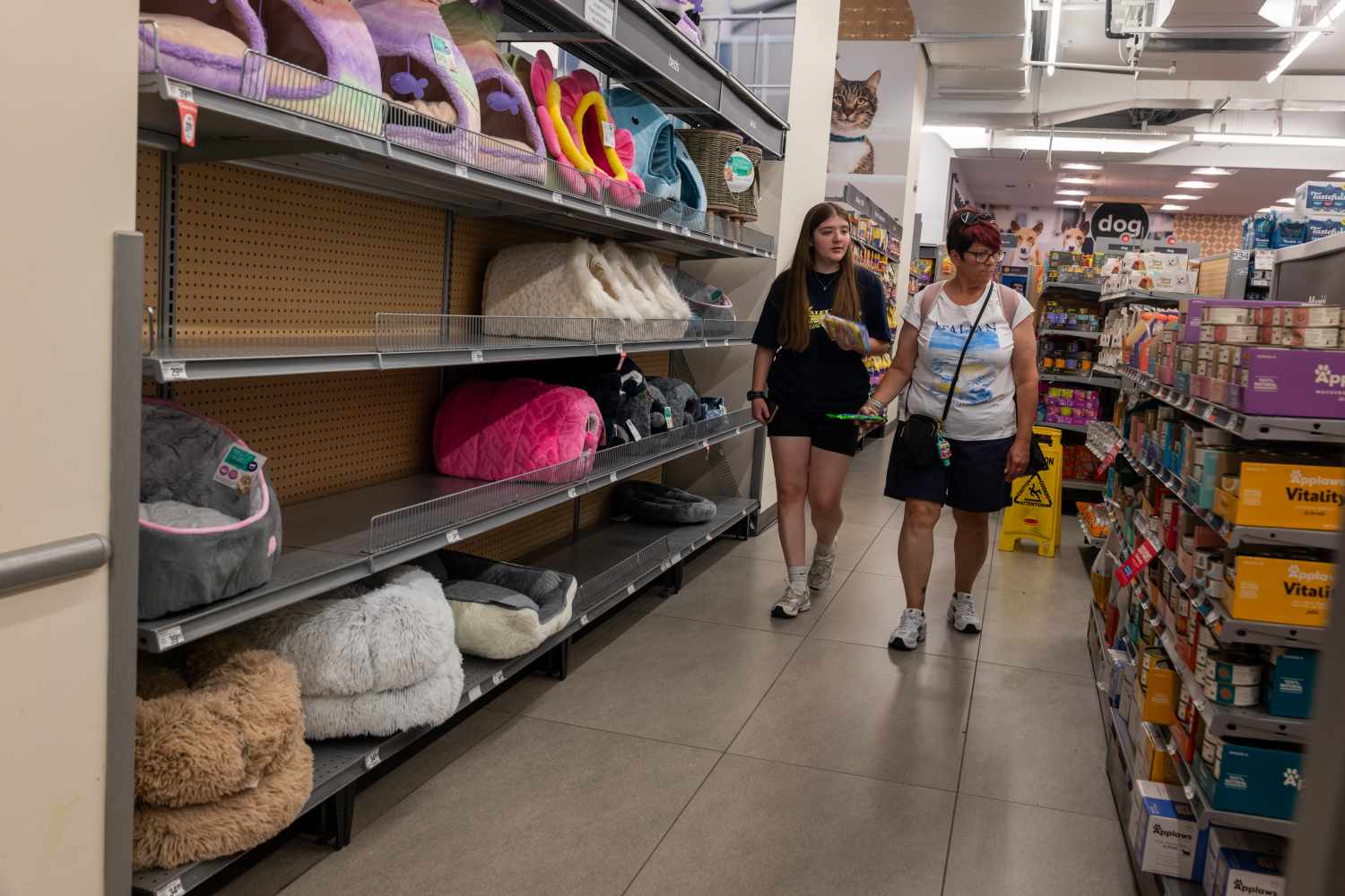 Shutdown Sparks Sharp Drop in U.S. Consumer Sentiment