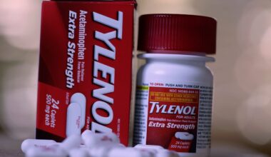 Scientists dispute Trump’s claims that Tylenol use in pregnancy causes autism - The Independent