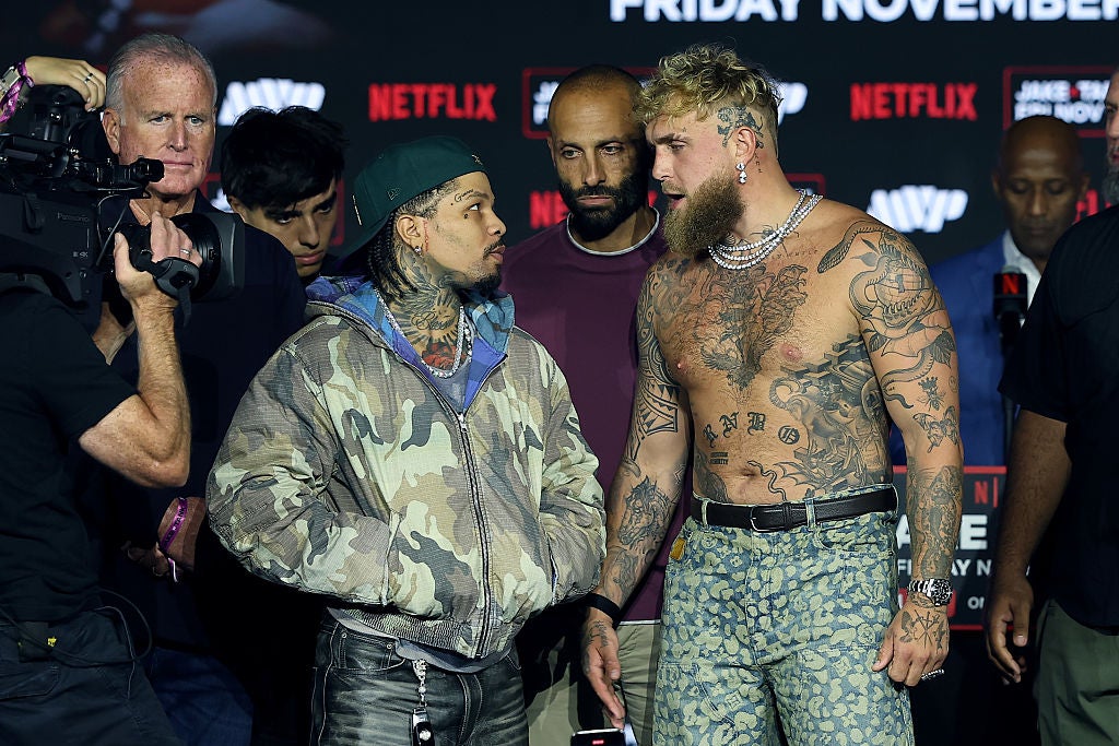Gervonta Davis (left) and Jake Paul facing off