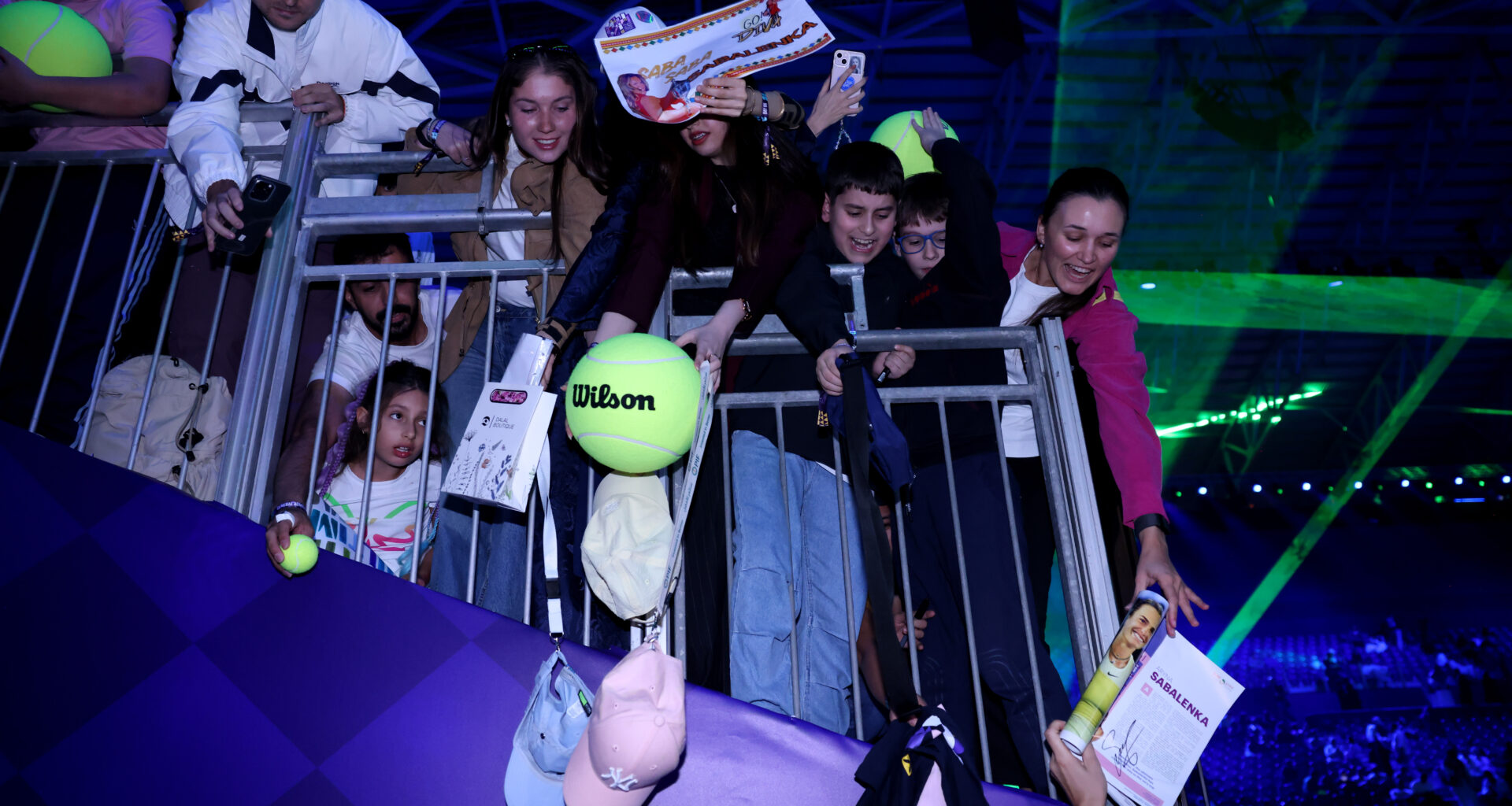 Taylor's bows, diehard fans and wild stats