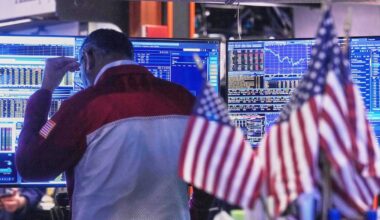 U.S. dollar set for biggest weekly fall in 4 months: forecast