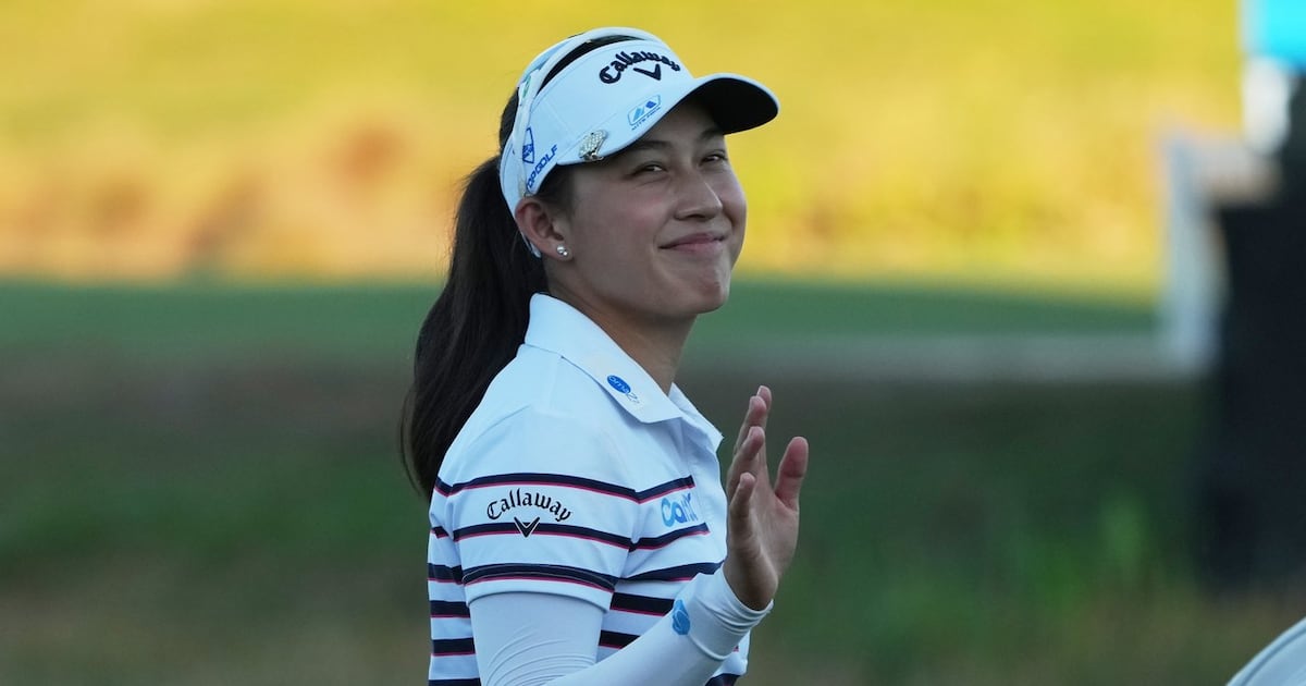 Jeeno Thitikul pulls away and leads Nelly Korda by 6 in LPGA finale