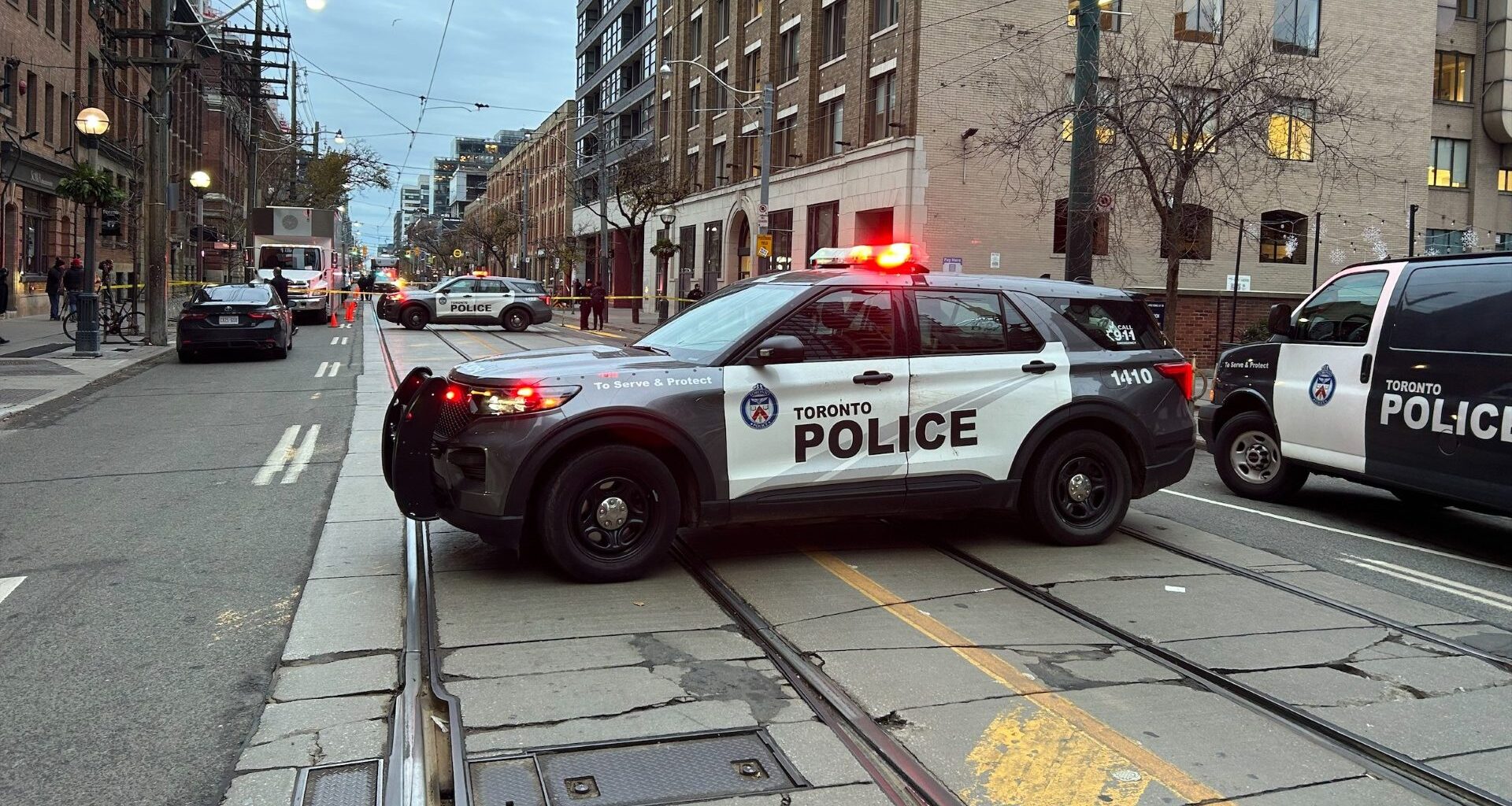 Man in his 20s shot and injured in downtown Toronto