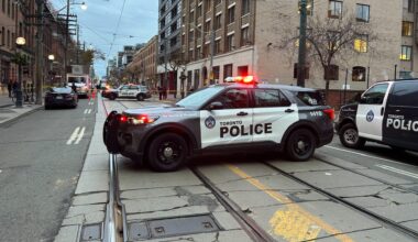 Man in his 20s shot and injured in downtown Toronto