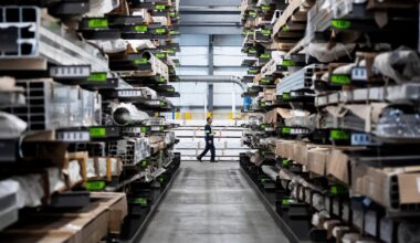 Industry leader says tariff pressures are hitting Canadian manufacturing - CTV News