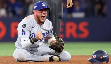 World Series 2025 final score: Yoshinobu Yamamoto, Dodgers force Game 7 thanks to game-ending double play image