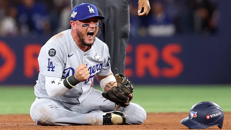 World Series 2025 final score: Yoshinobu Yamamoto, Dodgers force Game 7 thanks to game-ending double play image