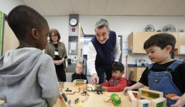 Ontario, feds agree to 1-year child-care extension