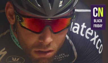 Mark Cavendish wearing Oakley Jawbreakers