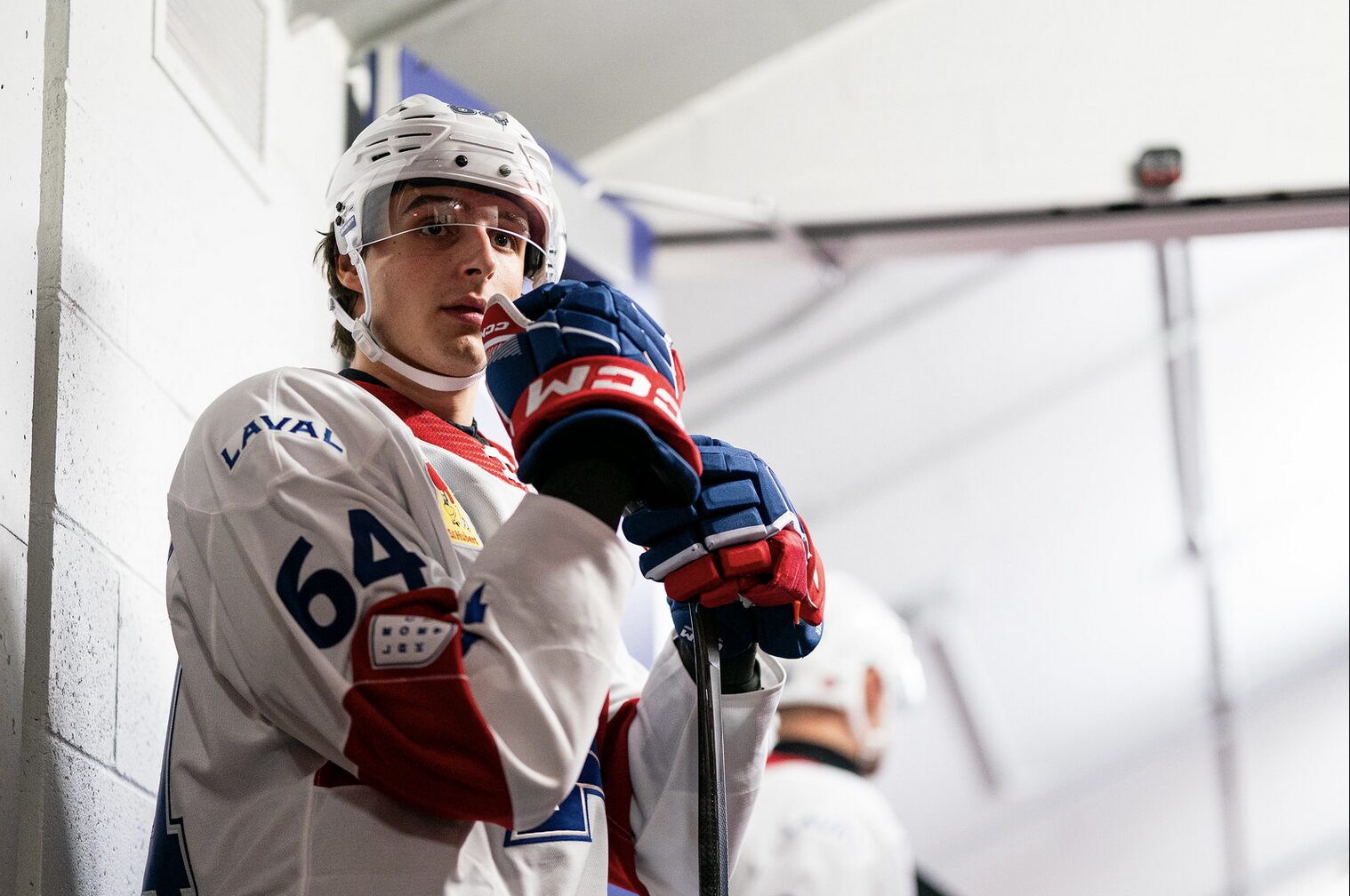 David Reinbacher’s season debut ends in a close loss for Laval