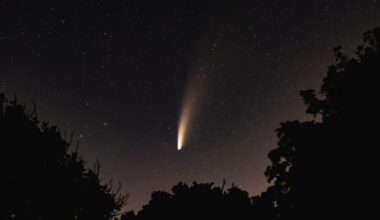 This Comet Just Shattered Into Three Pieces, And It's Being Captured On Camera