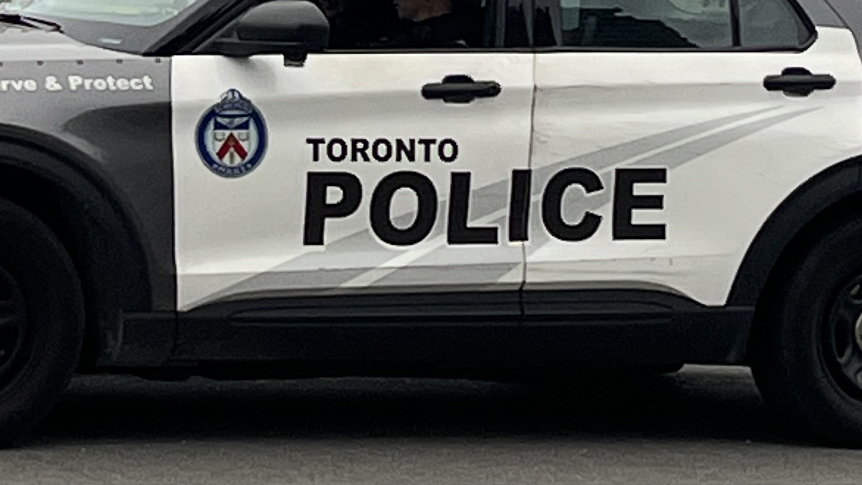 Suspect in downtown bank robbery arrested carrying stolen cash: Toronto police