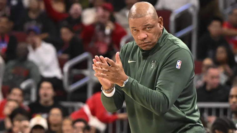 Bucks sign former All Star who was playing in China image