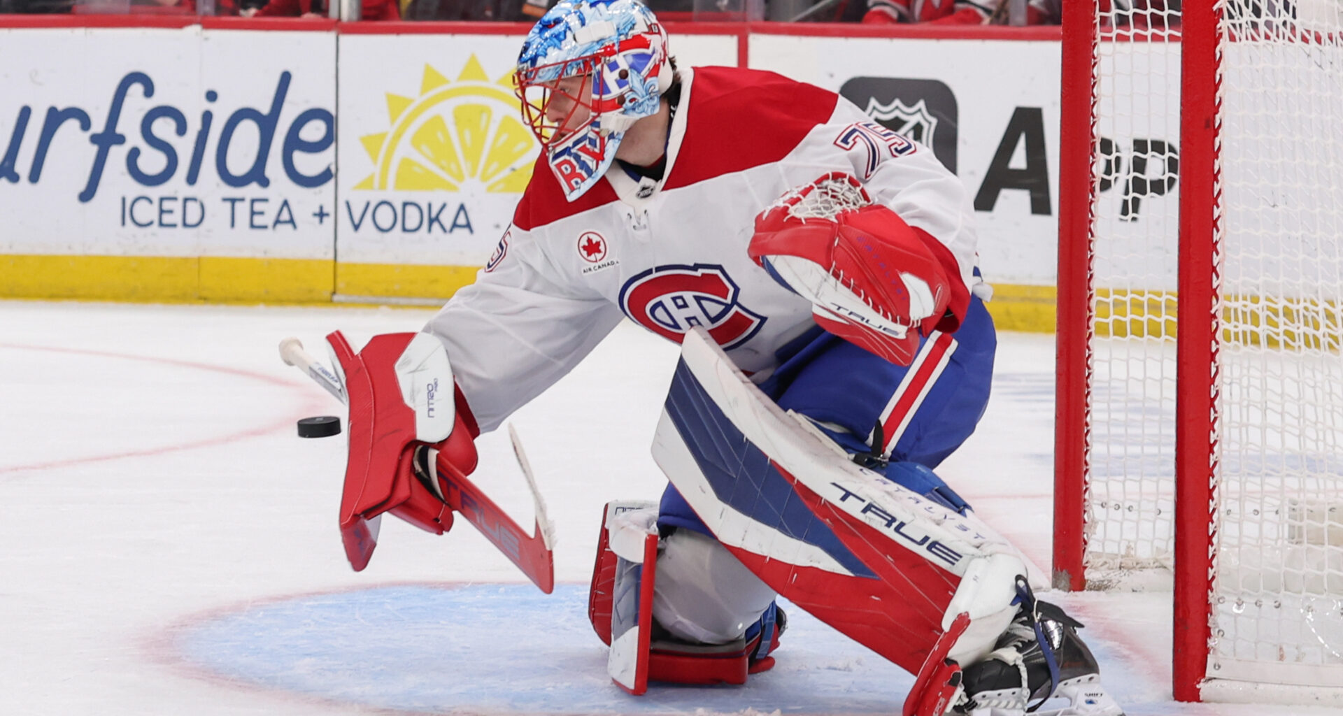 Saturday Habs Headlines: Teammates try to boost Jakub Dobeš - Habs Eyes on the Prize