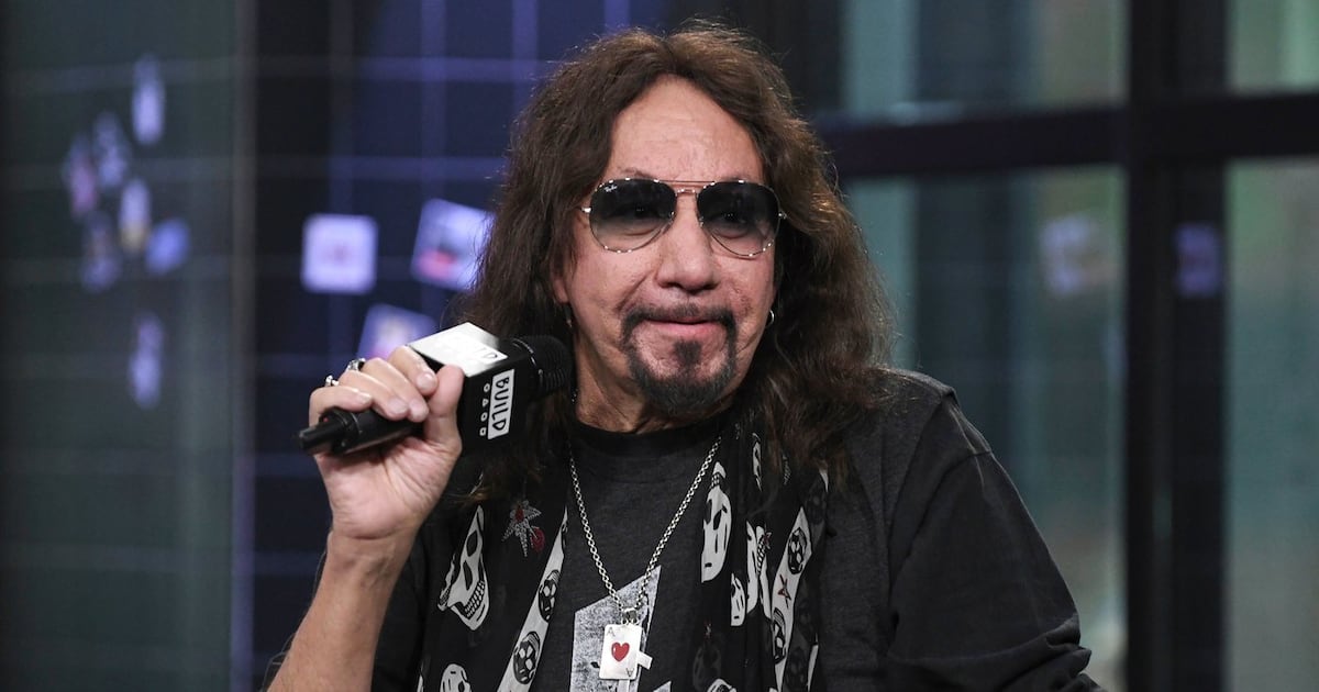 Founding Kiss guitarist Ace Frehley died from injuries suffered in fall, autopsy shows - CTV News