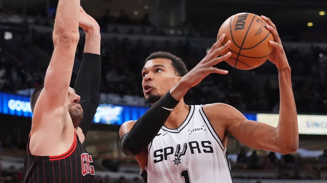 Wembanyama scores 38, Spurs rally past the Bulls for third straight win