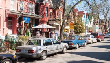 Cafes, shops can open on Toronto residential streets