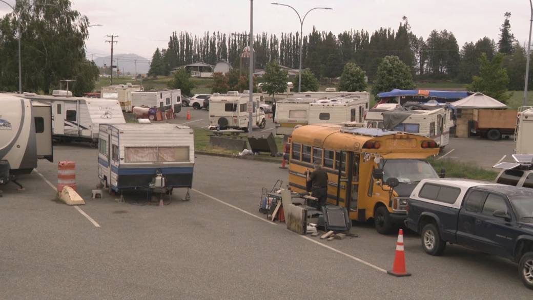 Click to play video: 'B.C. government to shut down two rest stop encampments'