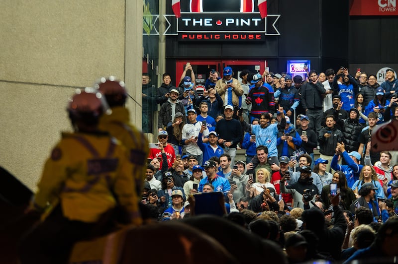 Toronto City Hall preparing for ‘very large crowds’ ahead of World Series Game 1